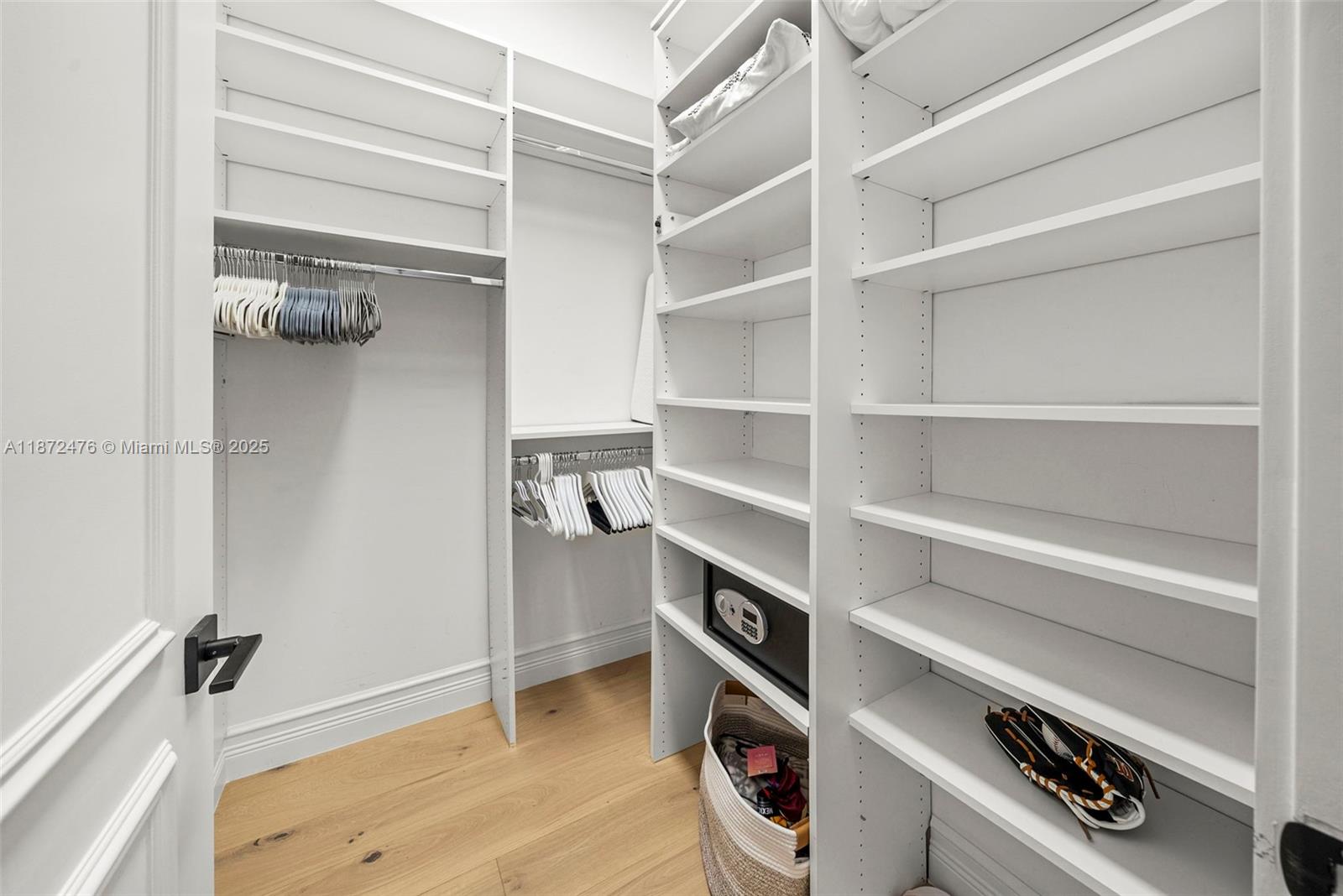 3802 NE 199th Ter #3802 Aventura, FL 33180