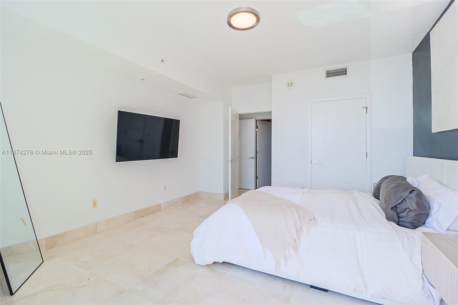 image Vizcayne South Condo15