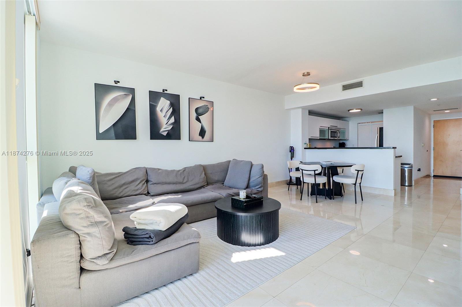 image Vizcayne South Condo2