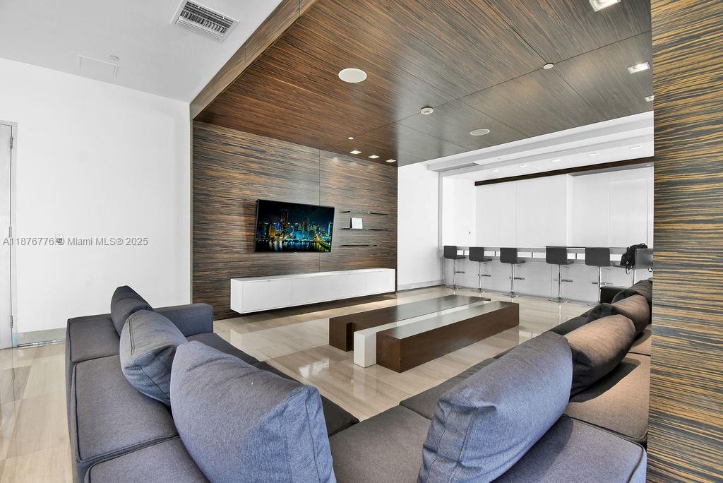image The Waverly18
