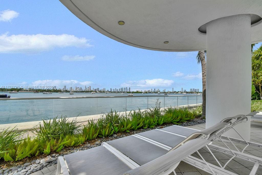 image The Waverly21