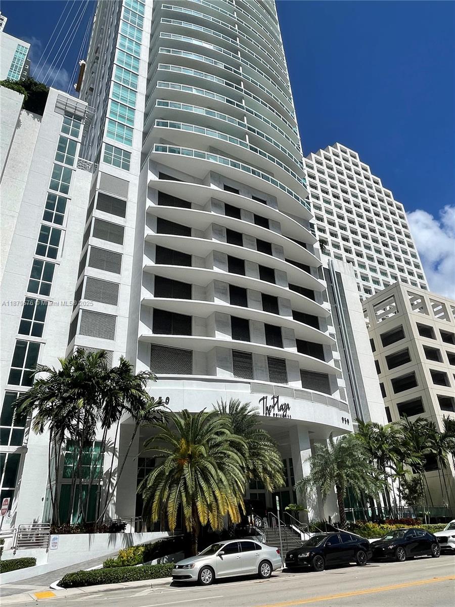 950 Brickell Bay Dr #1703