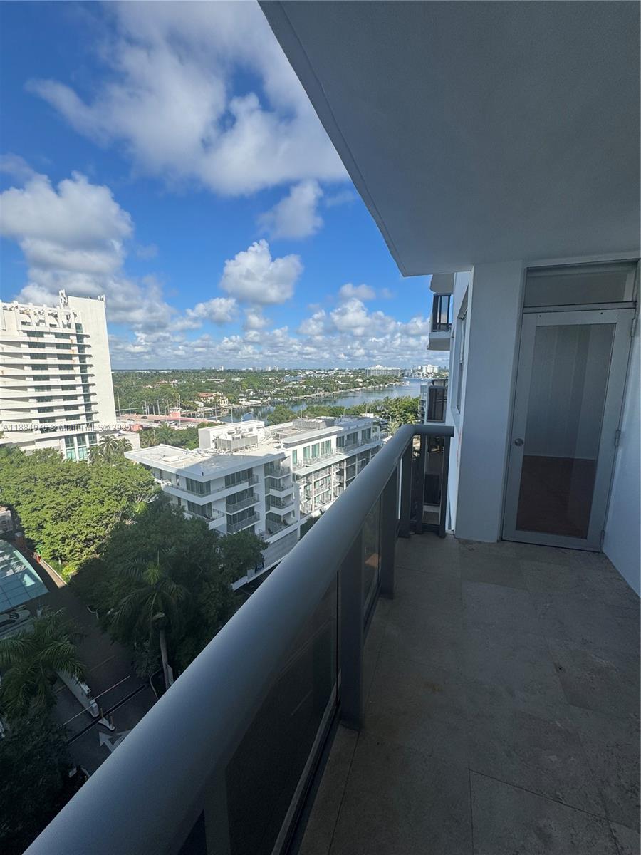 6039 Collins Ave #1236