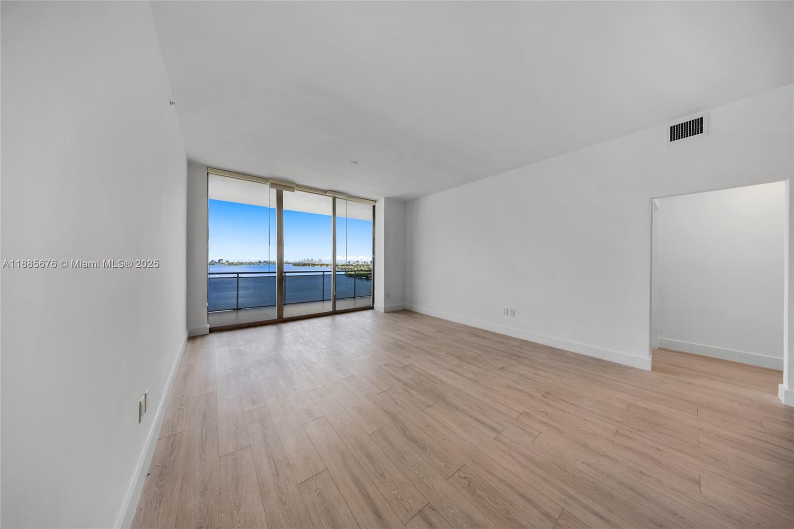 7901 Hispanola Ave #2007 North Bay Village, FL 33141