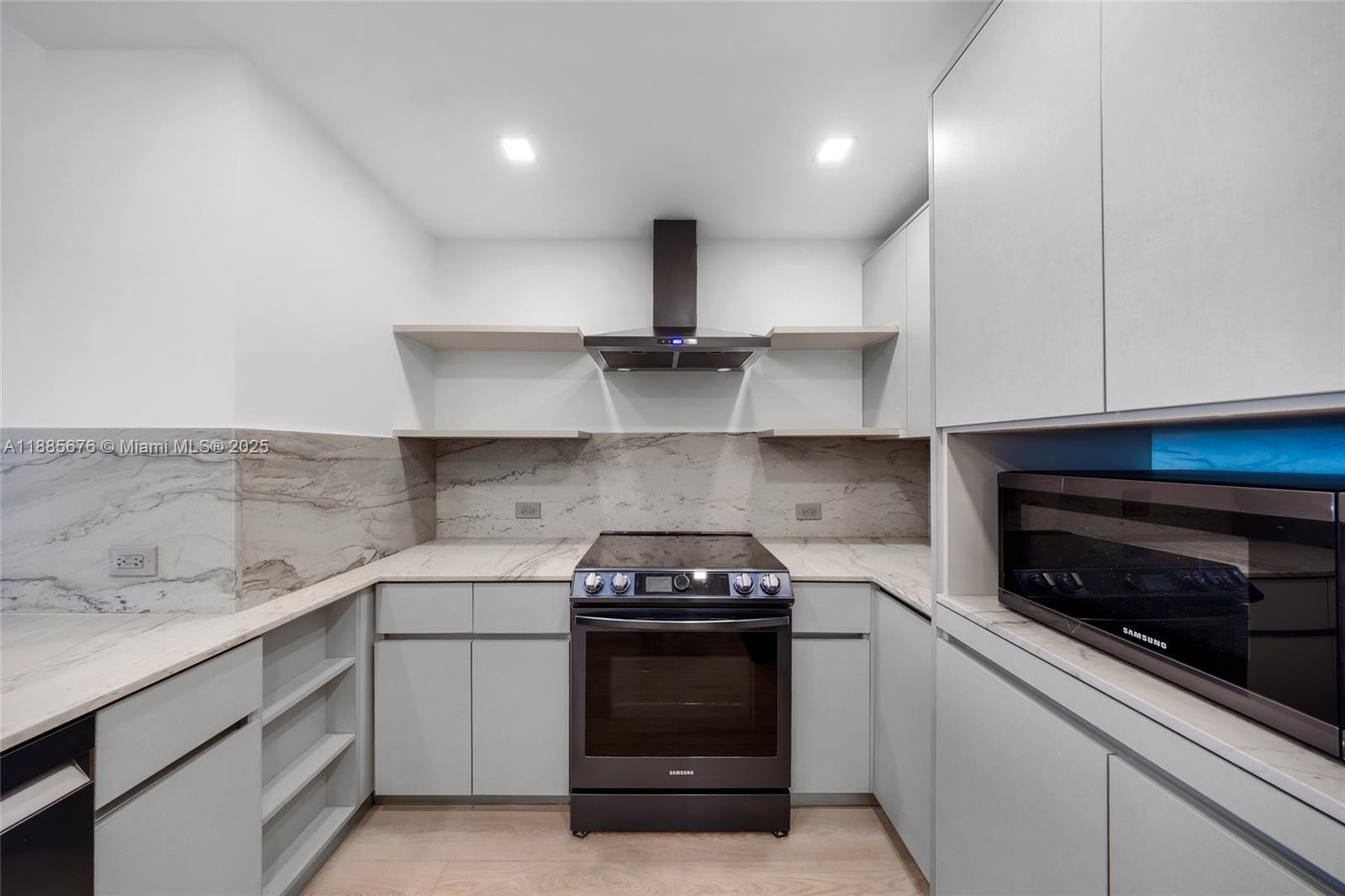 7901 Hispanola Ave #2007 North Bay Village, FL 33141