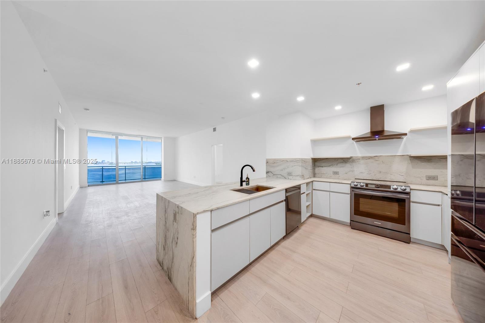 7901 Hispanola Ave #2007 North Bay Village, FL 33141