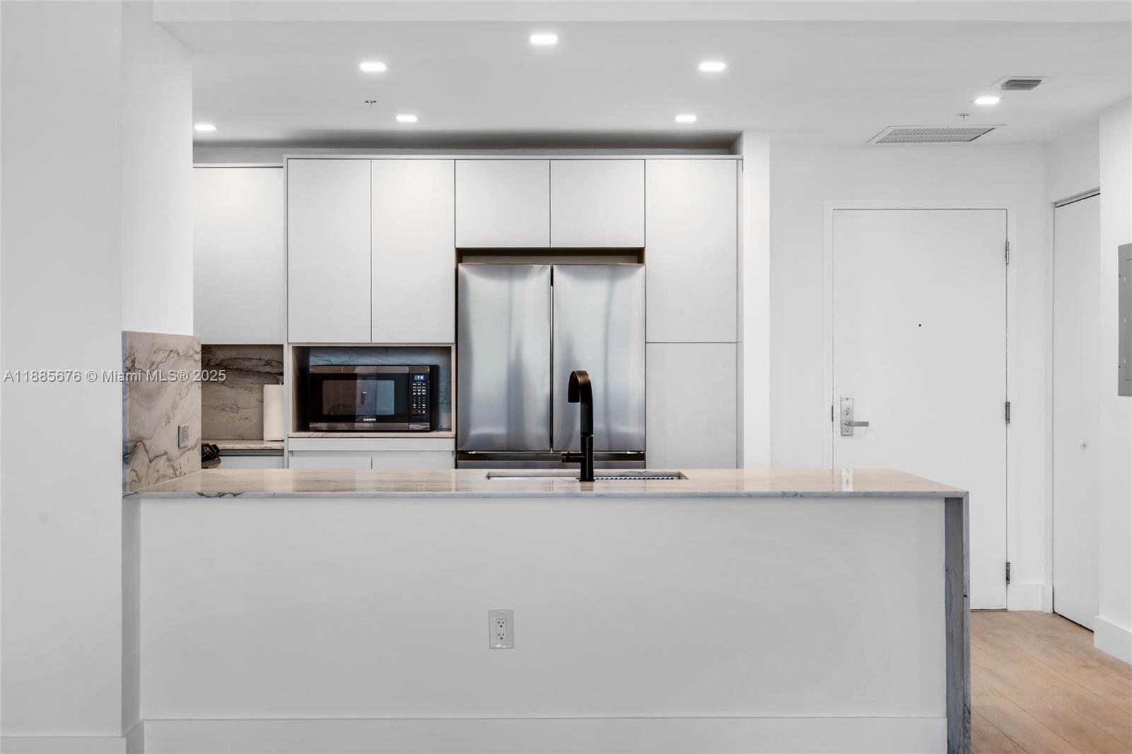 7901 Hispanola Ave #2007 North Bay Village, FL 33141