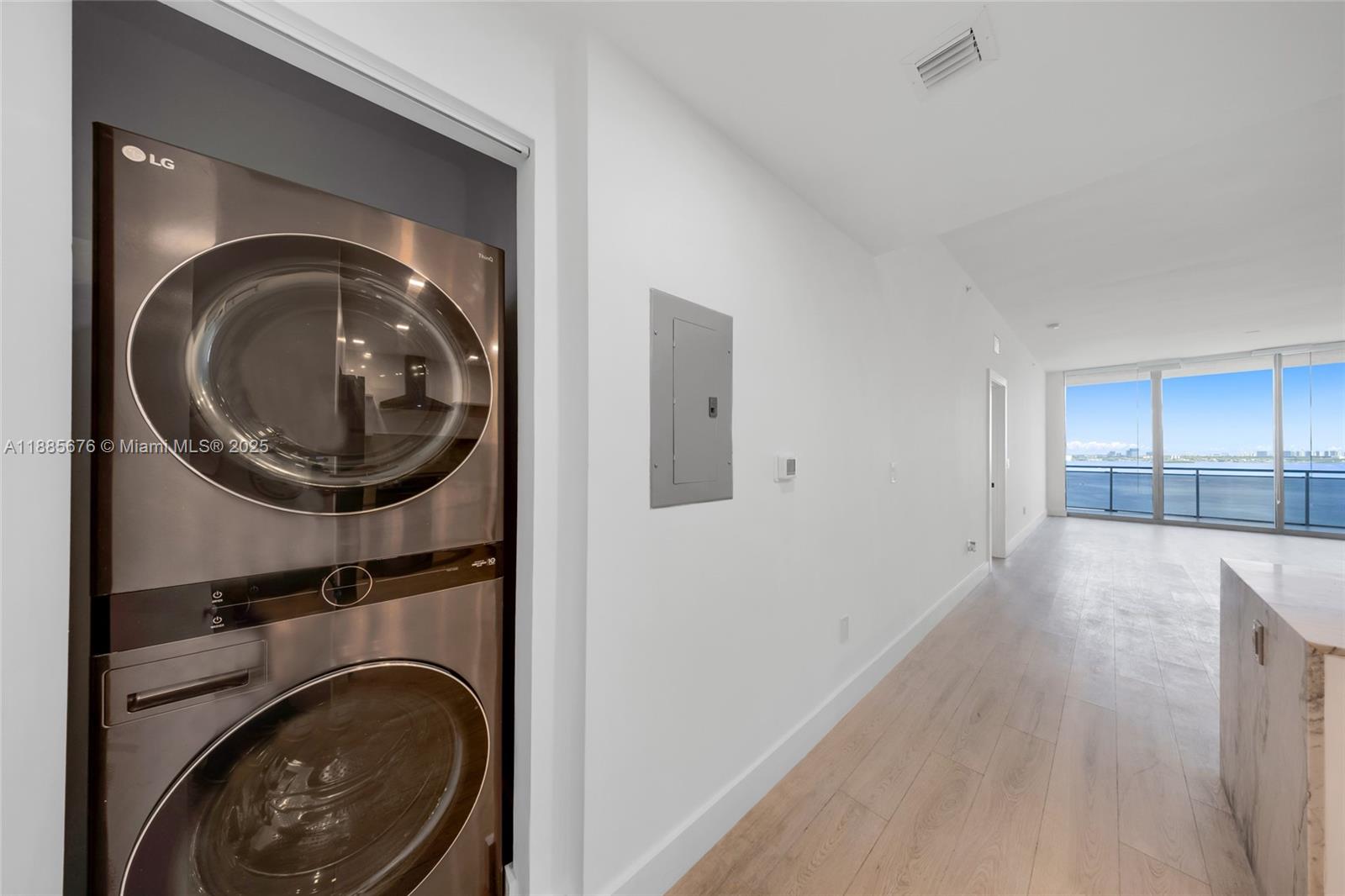 7901 Hispanola Ave #2007 North Bay Village, FL 33141