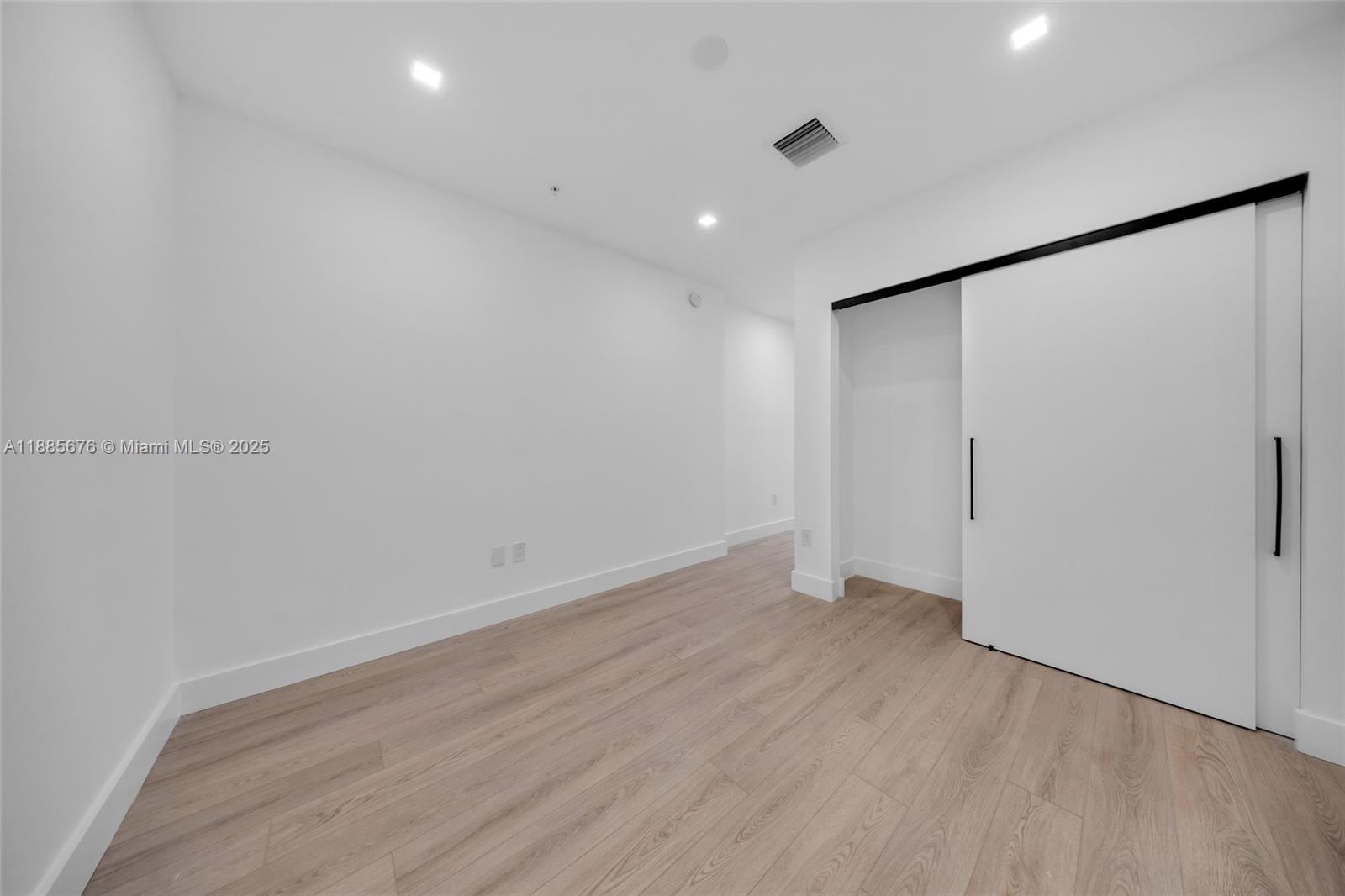 7901 Hispanola Ave #2007 North Bay Village, FL 33141