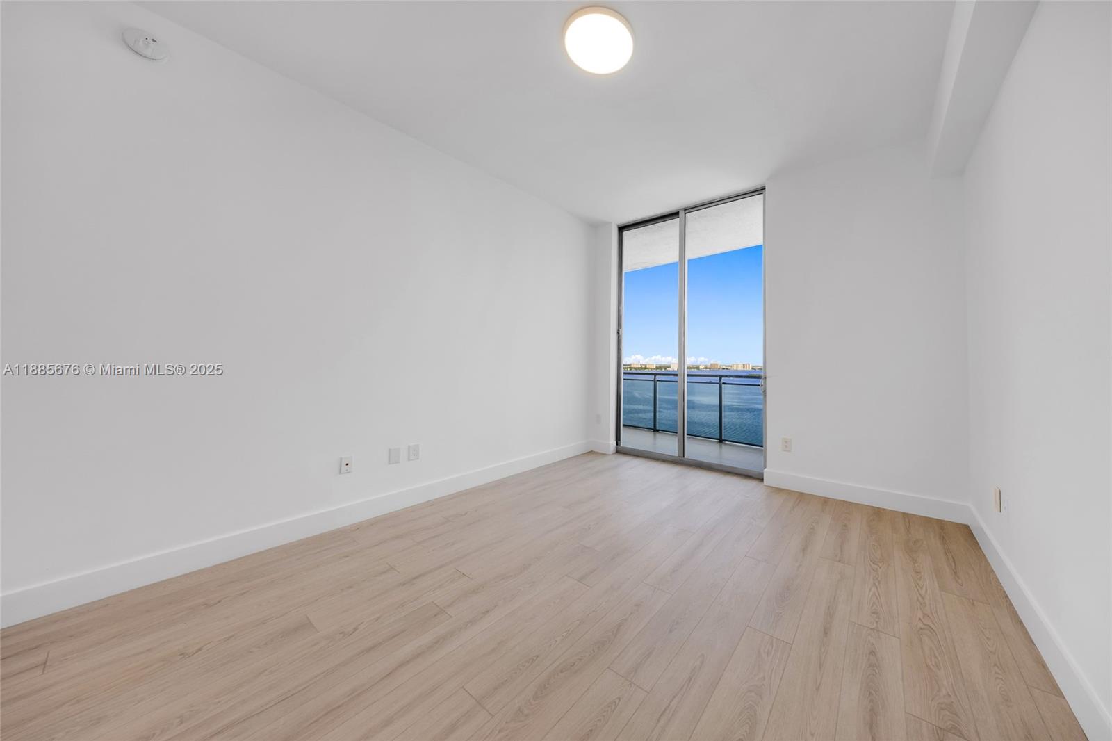 7901 Hispanola Ave #2007 North Bay Village, FL 33141