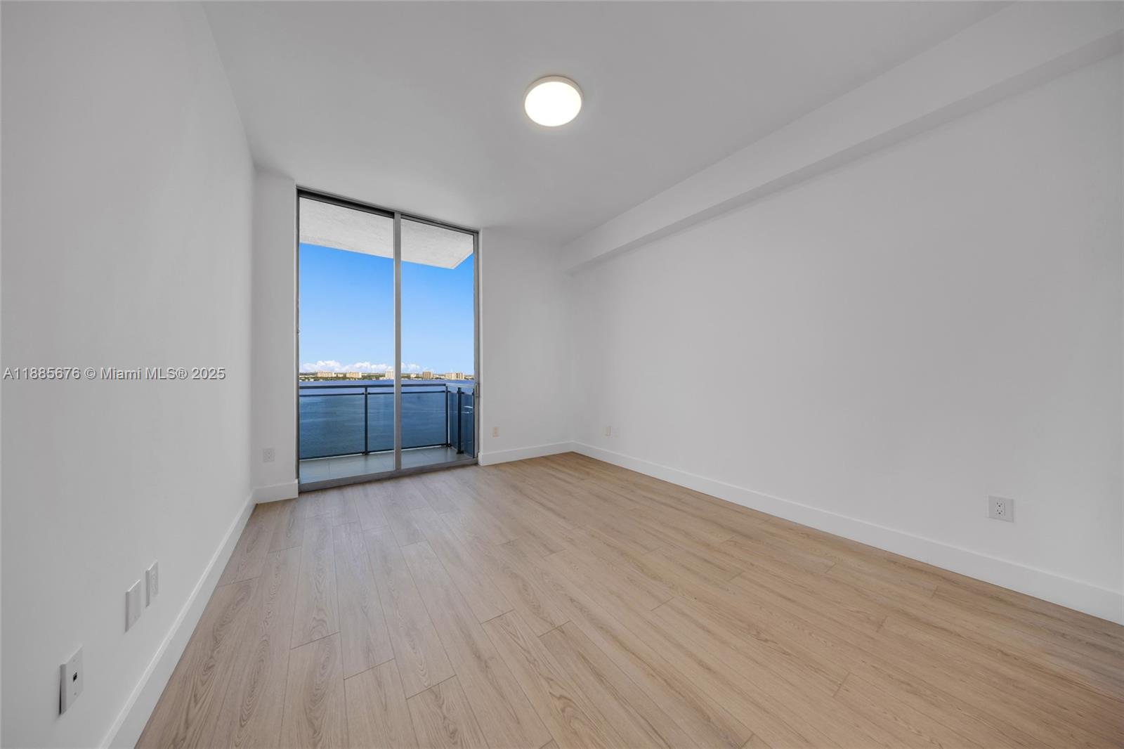 7901 Hispanola Ave #2007 North Bay Village, FL 33141