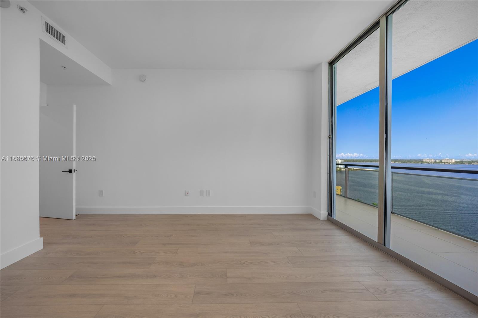 7901 Hispanola Ave #2007 North Bay Village, FL 33141