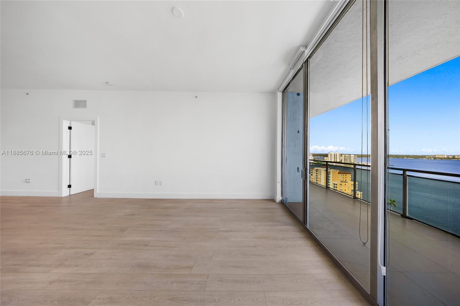 7901 Hispanola Ave #2007 North Bay Village, FL 33141