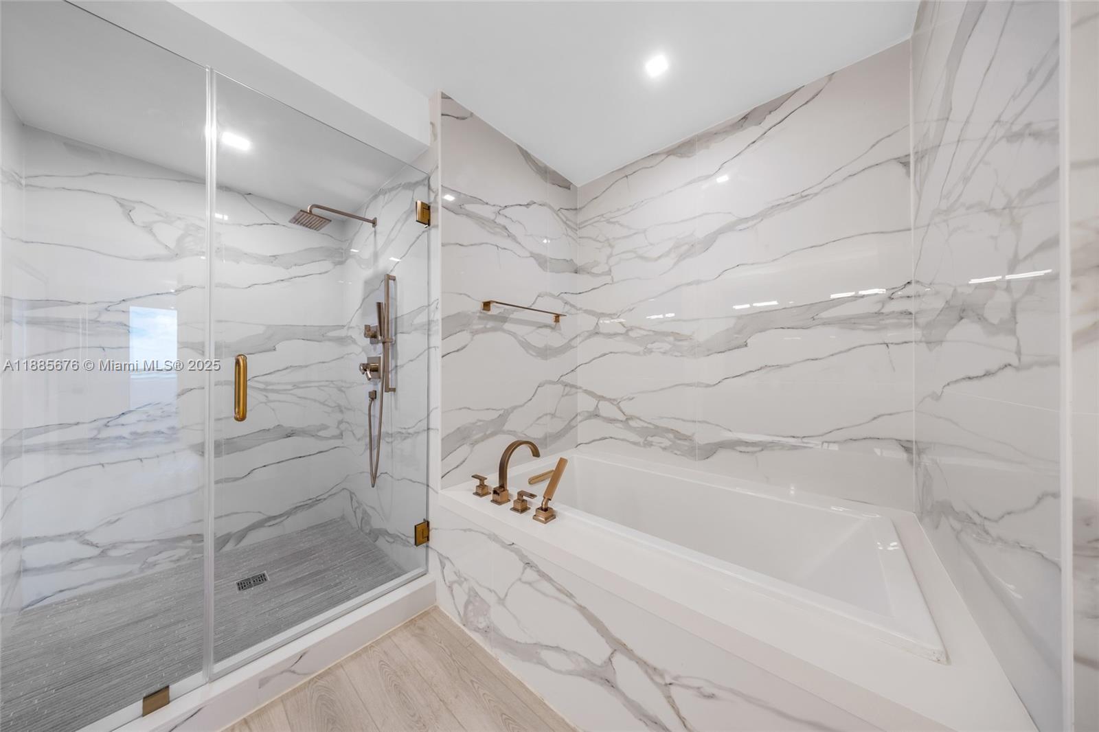 7901 Hispanola Ave #2007 North Bay Village, FL 33141