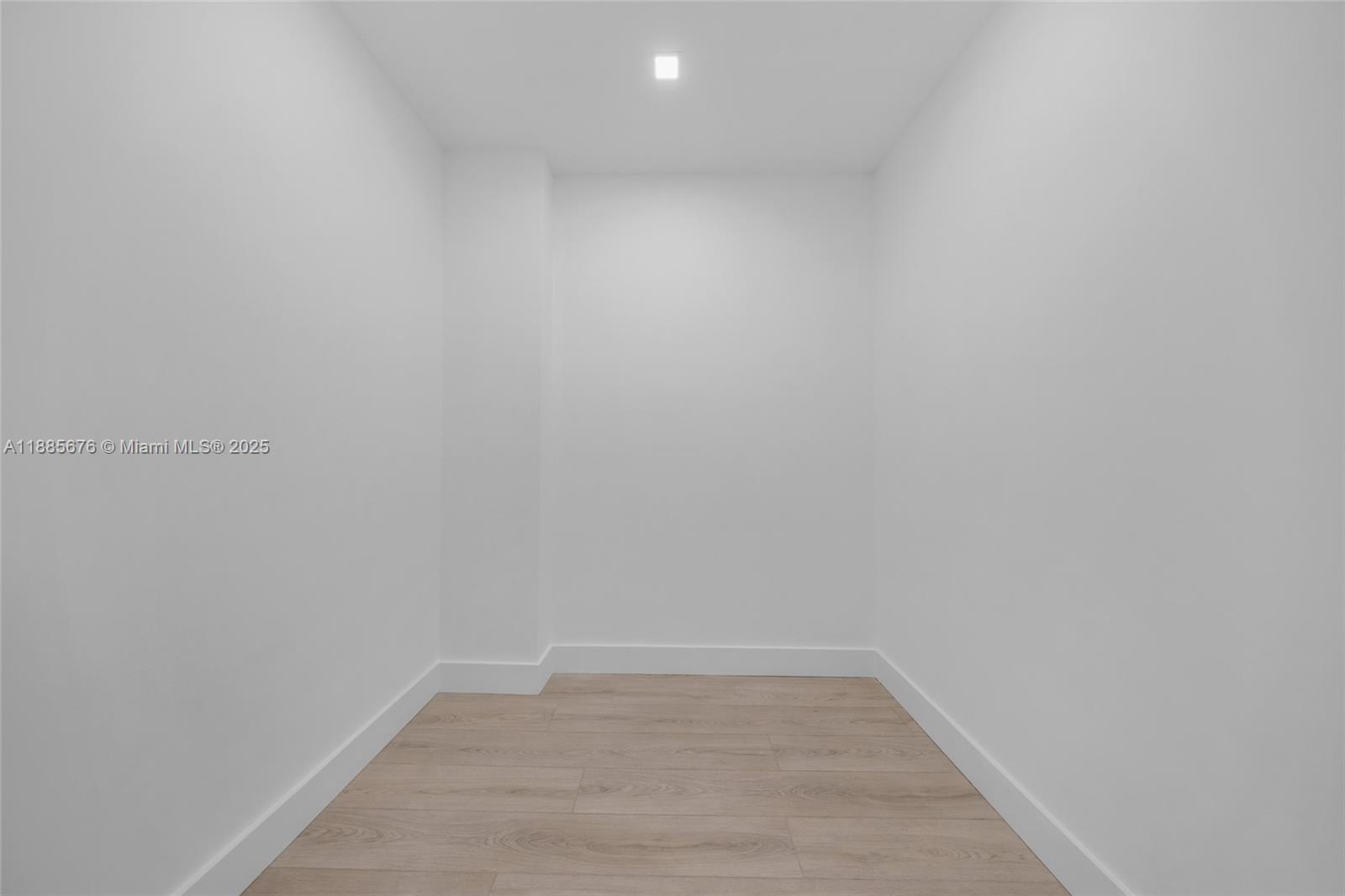 7901 Hispanola Ave #2007 North Bay Village, FL 33141