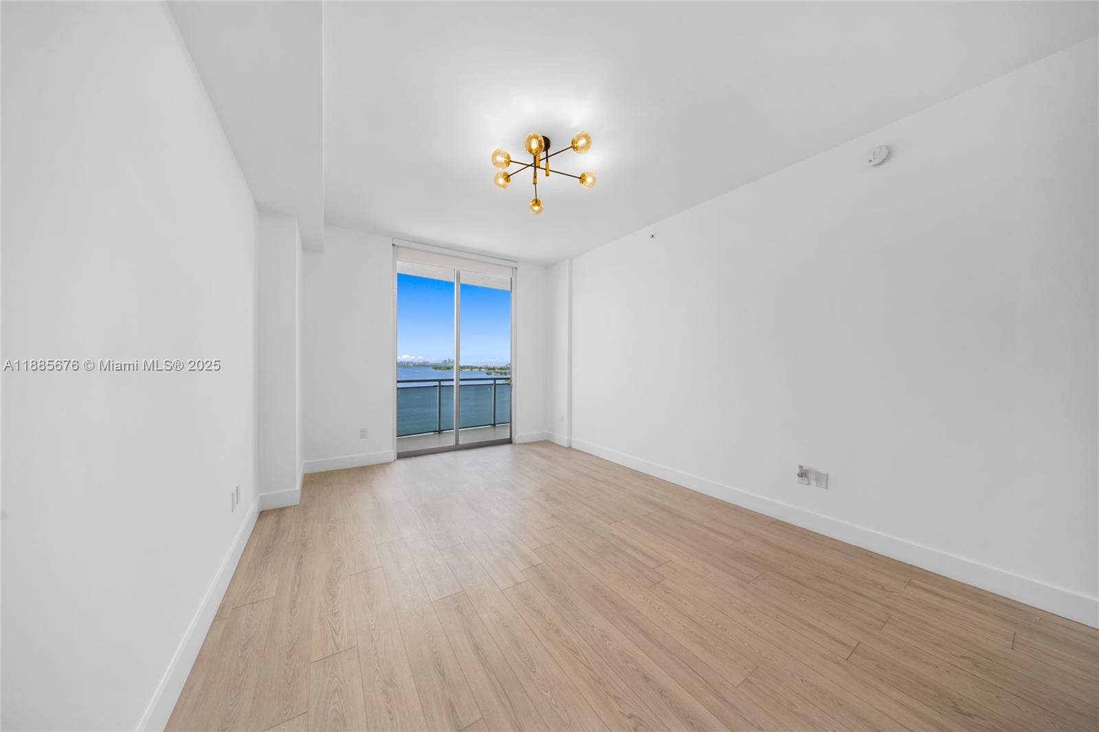 7901 Hispanola Ave #2007 North Bay Village, FL 33141