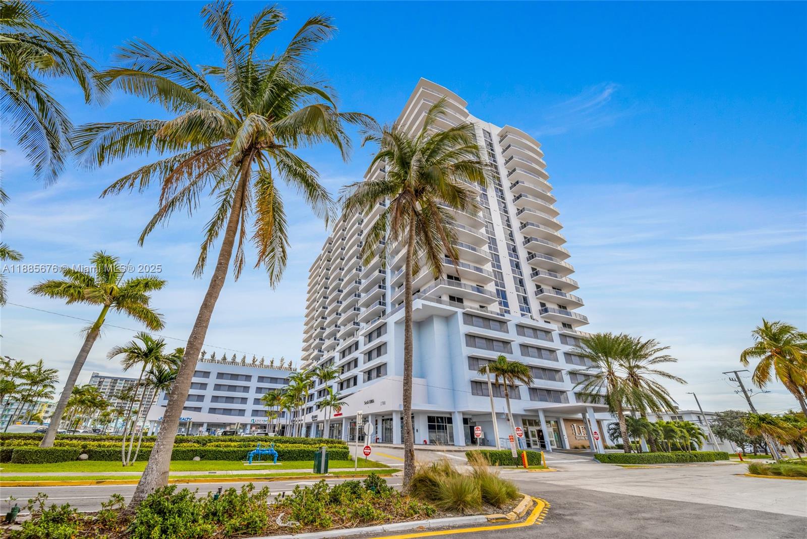 7901 Hispanola Ave #2007 North Bay Village, FL 33141