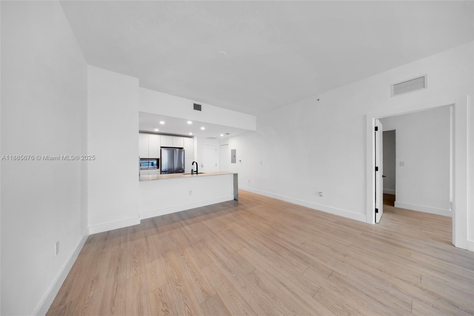 7901 Hispanola Ave #2007 North Bay Village, FL 33141