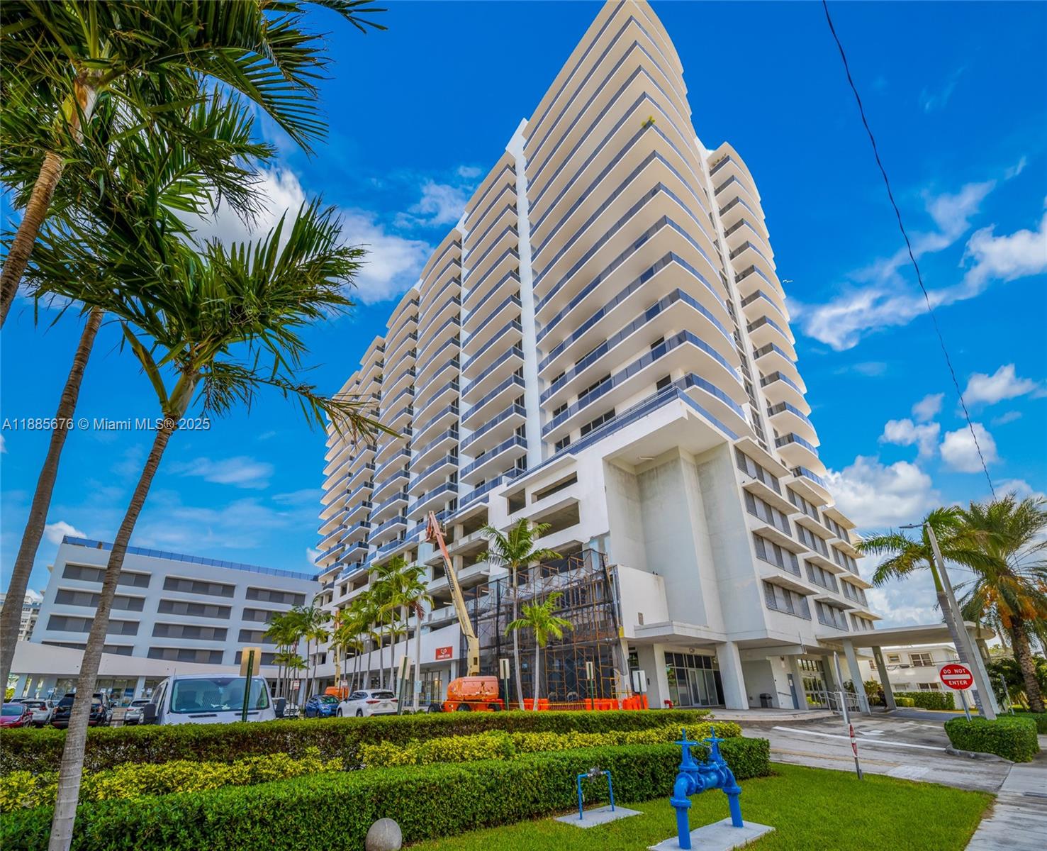 7901 Hispanola Ave #2007 North Bay Village, FL 33141