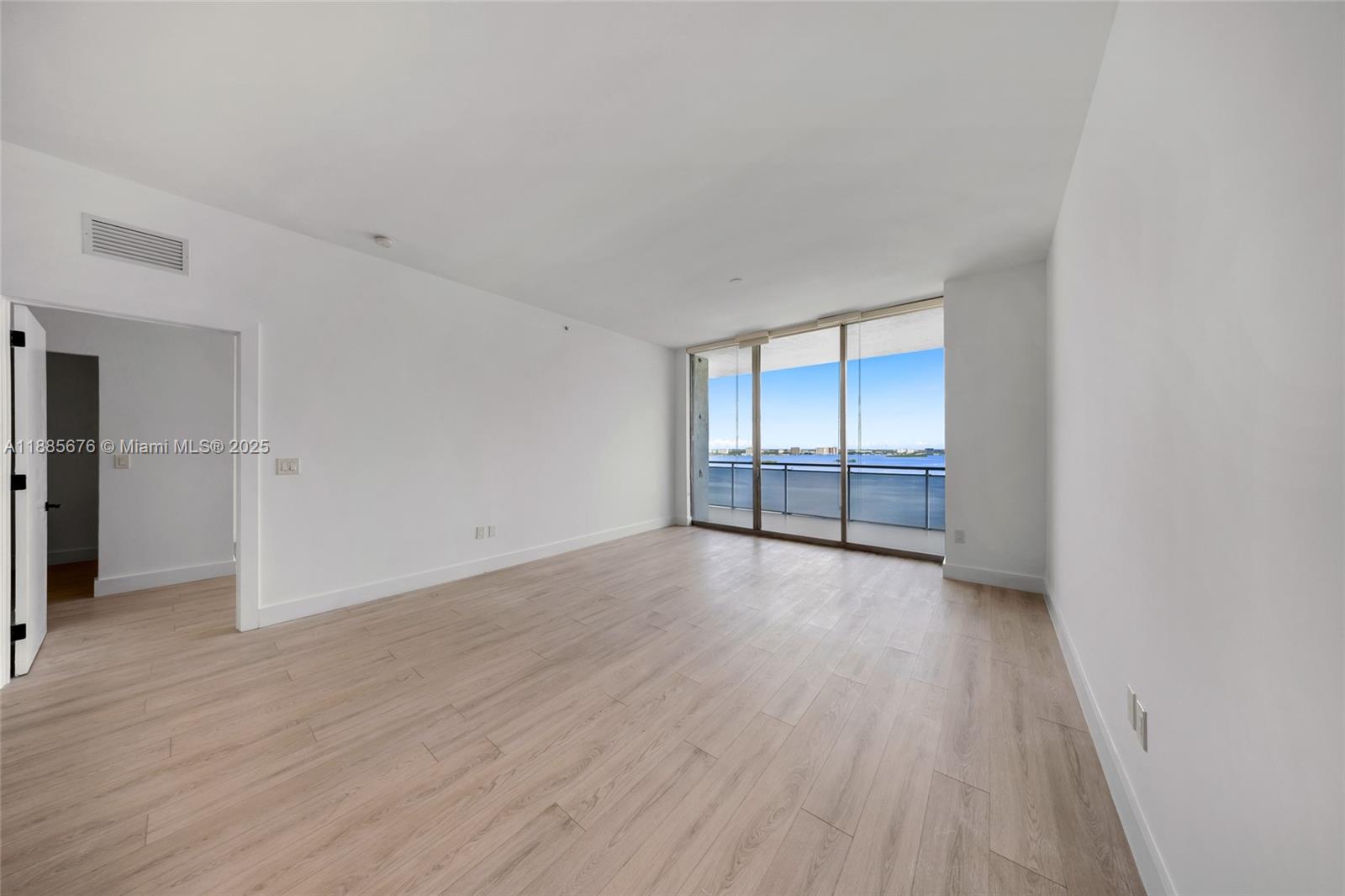 7901 Hispanola Ave #2007 North Bay Village, FL 33141