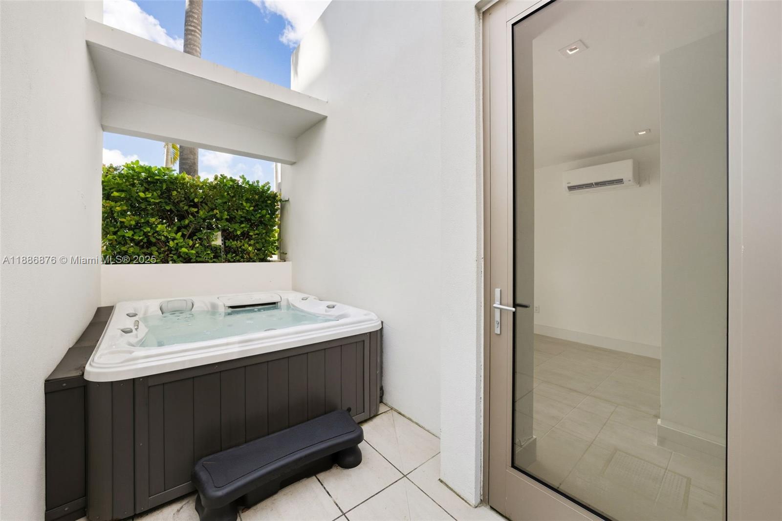 515 Valencia Ave #1201 Coral Gables, FL 33134