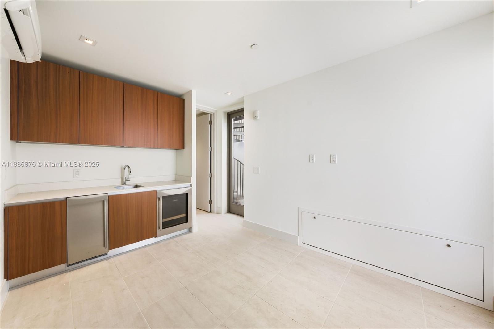 515 Valencia Ave #1201 Coral Gables, FL 33134