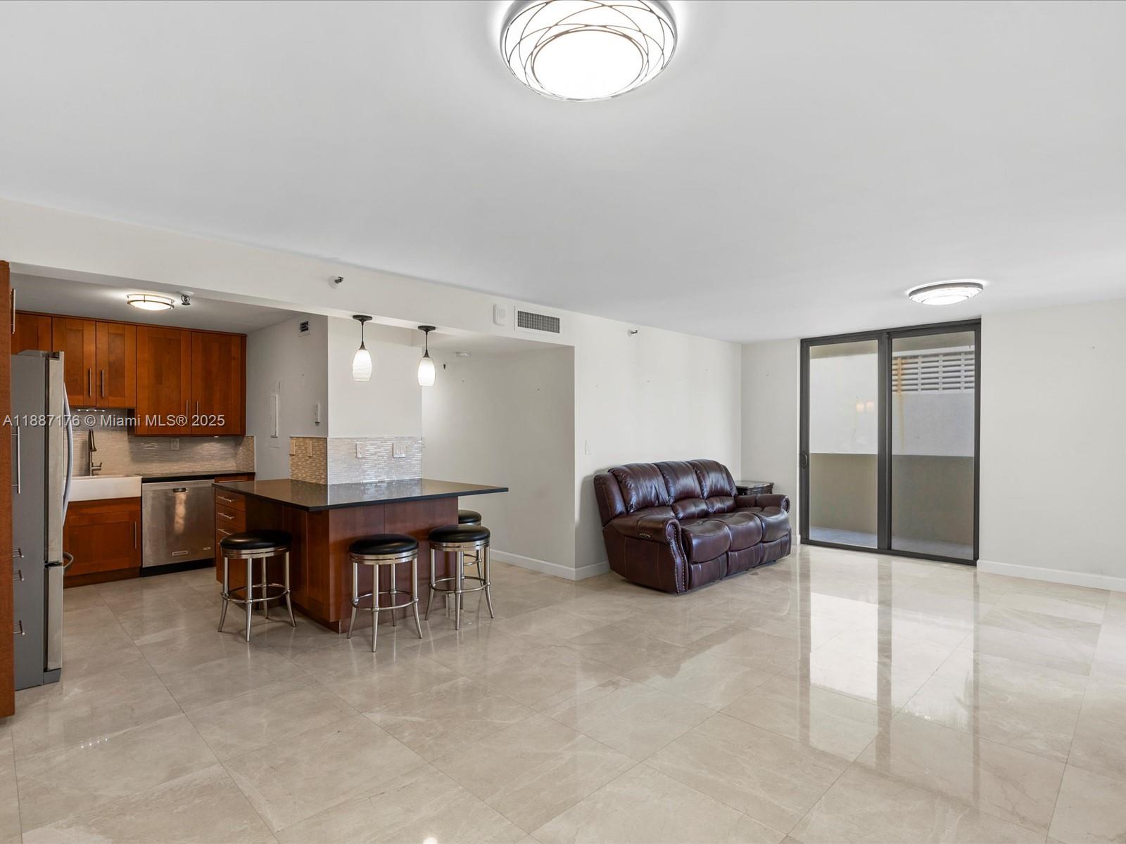 1623 Collins Ave #215