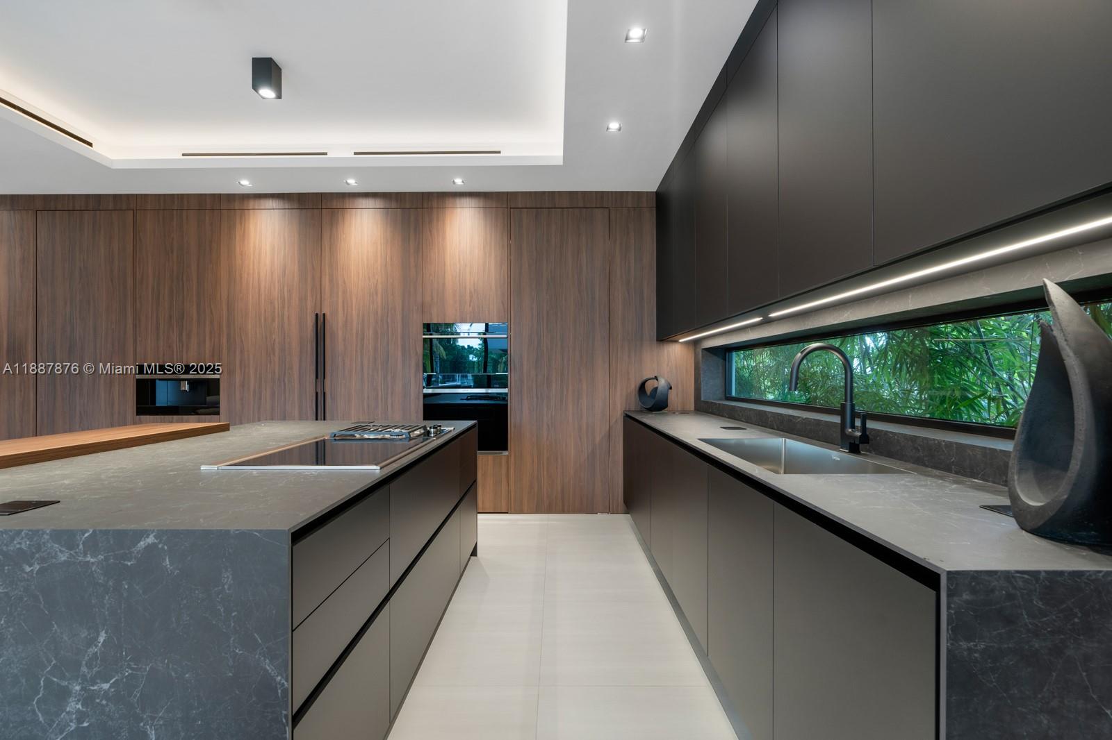 13225 Arch Crk Ter North Miami, FL 33181 13225 Arch Crk Ter North Miami, FL 33181