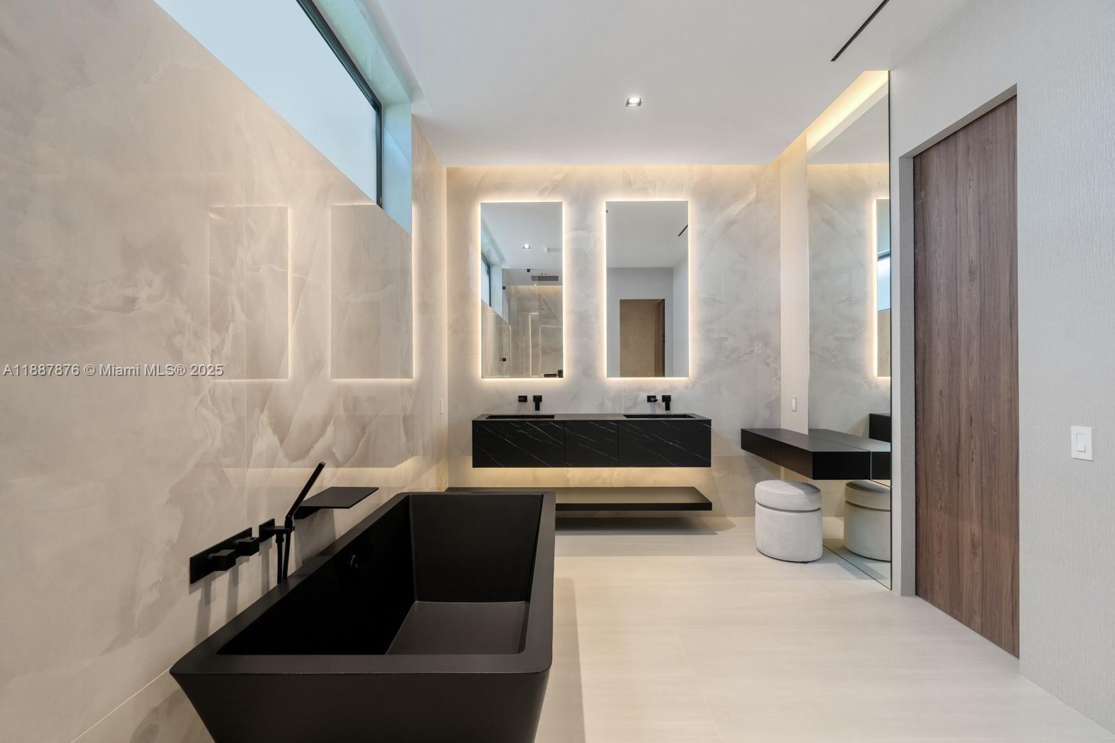 13225 Arch Crk Ter North Miami, FL 33181 13225 Arch Crk Ter North Miami, FL 33181