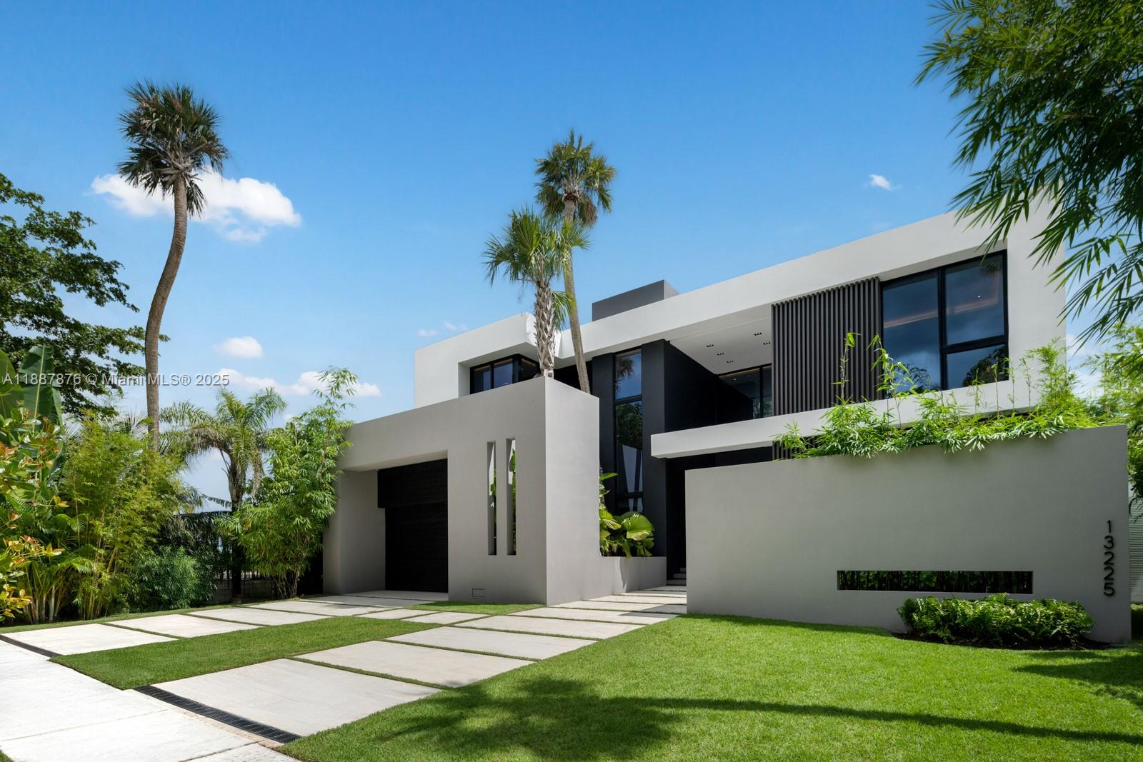 13225 Arch Crk Ter North Miami, FL 33181 13225 Arch Crk Ter North Miami, FL 33181