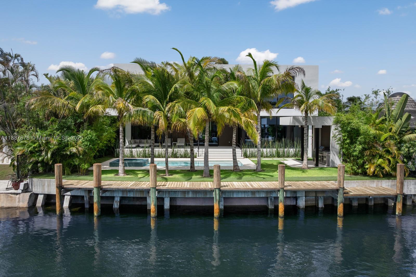 13225 Arch Crk Ter North Miami, FL 33181 13225 Arch Crk Ter North Miami, FL 33181