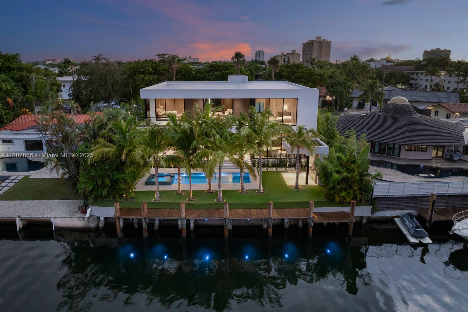 13225 Arch Crk Ter North Miami, FL 33181 13225 Arch Crk Ter North Miami, FL 33181