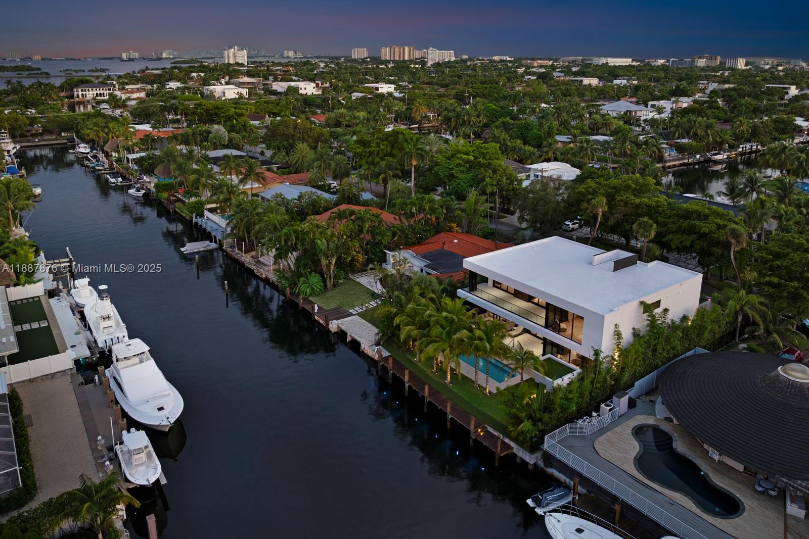 13225 Arch Crk Ter North Miami, FL 33181 13225 Arch Crk Ter North Miami, FL 33181