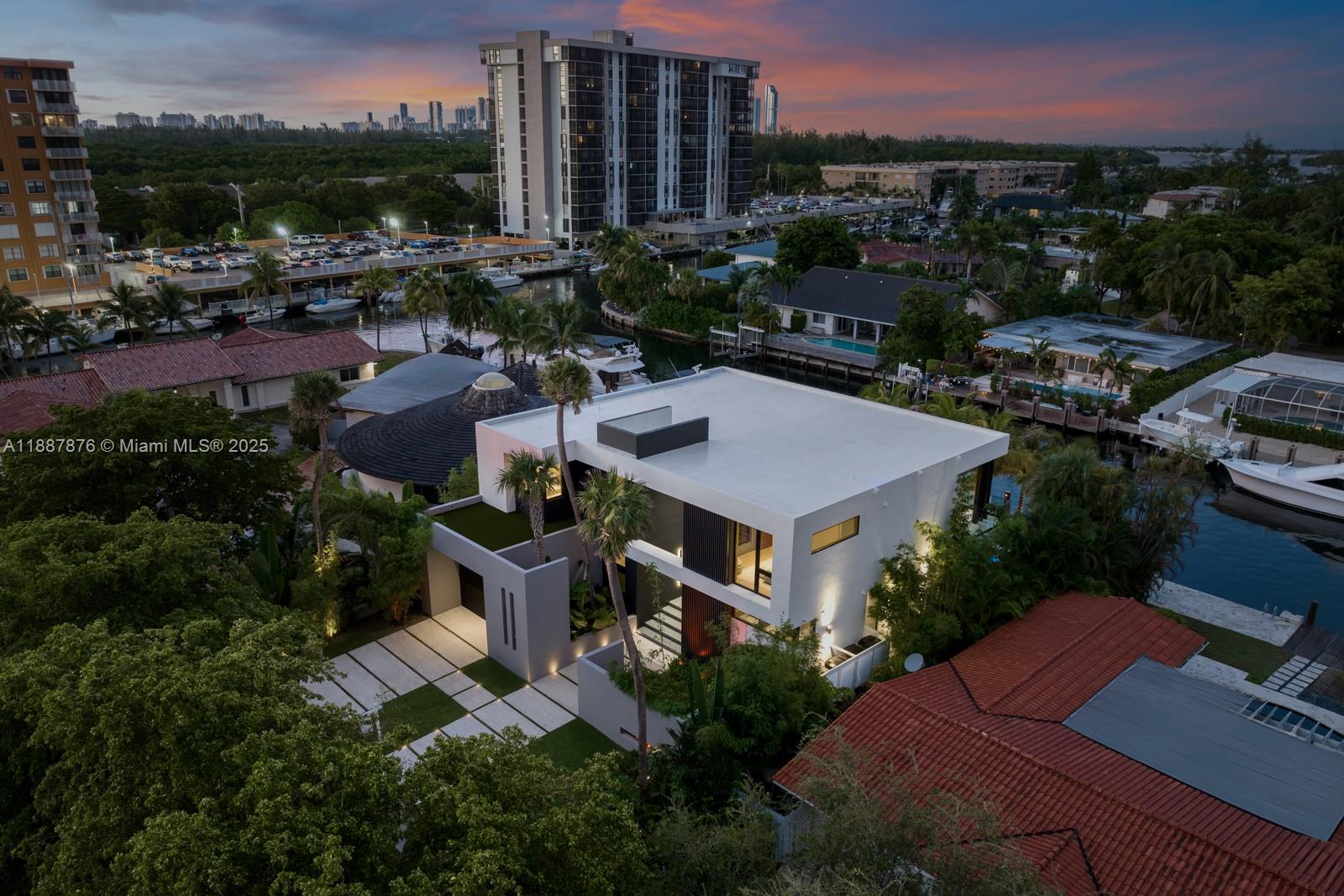 13225 Arch Crk Ter North Miami, FL 33181 13225 Arch Crk Ter North Miami, FL 33181