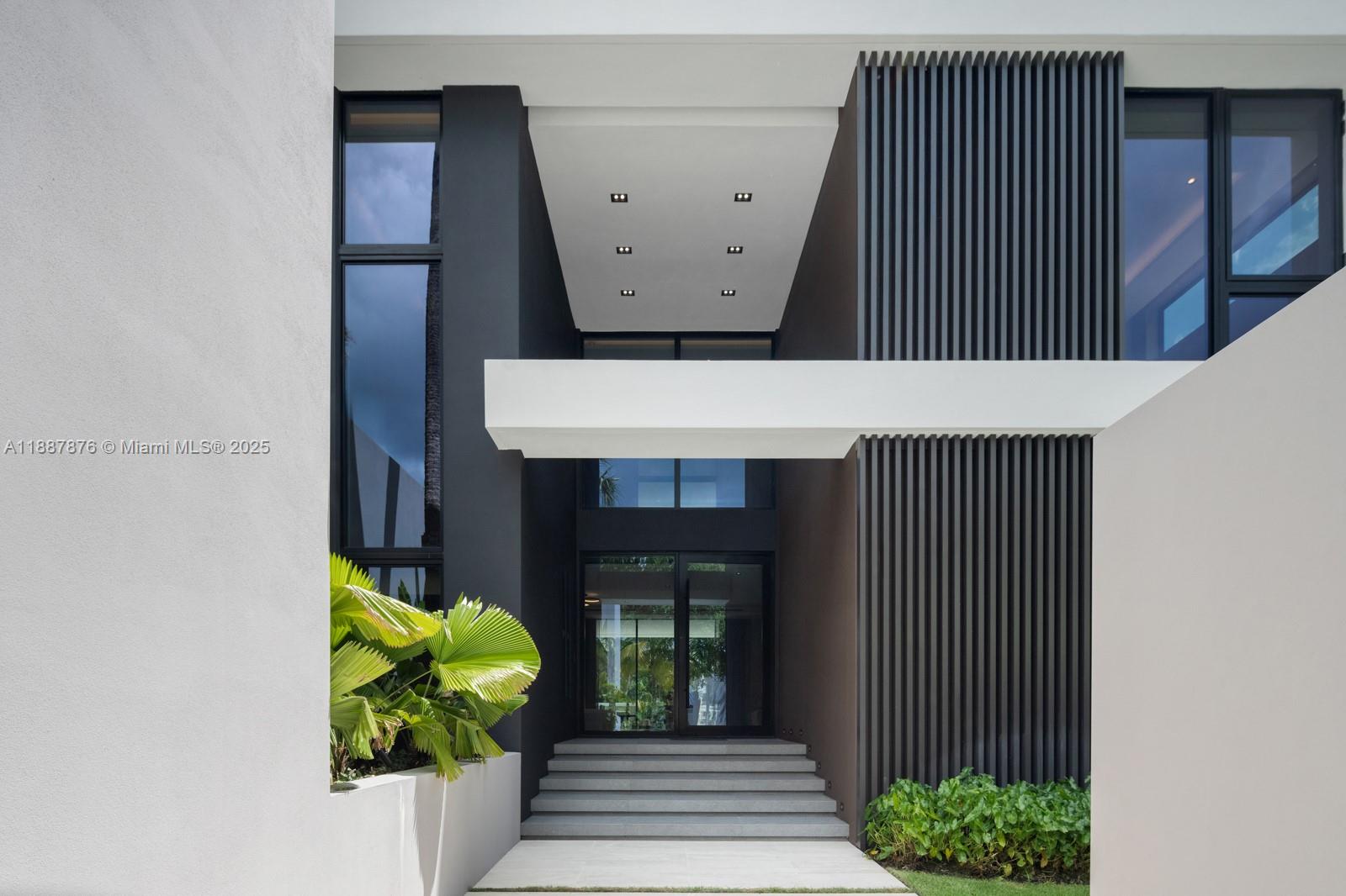 13225 Arch Crk Ter North Miami, FL 33181 13225 Arch Crk Ter North Miami, FL 33181