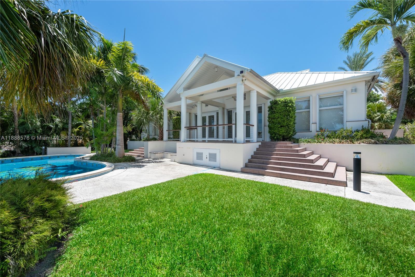 621 N Mashta Dr Key Biscayne, FL 33149 621 N Mashta Dr Key Biscayne, FL 33149