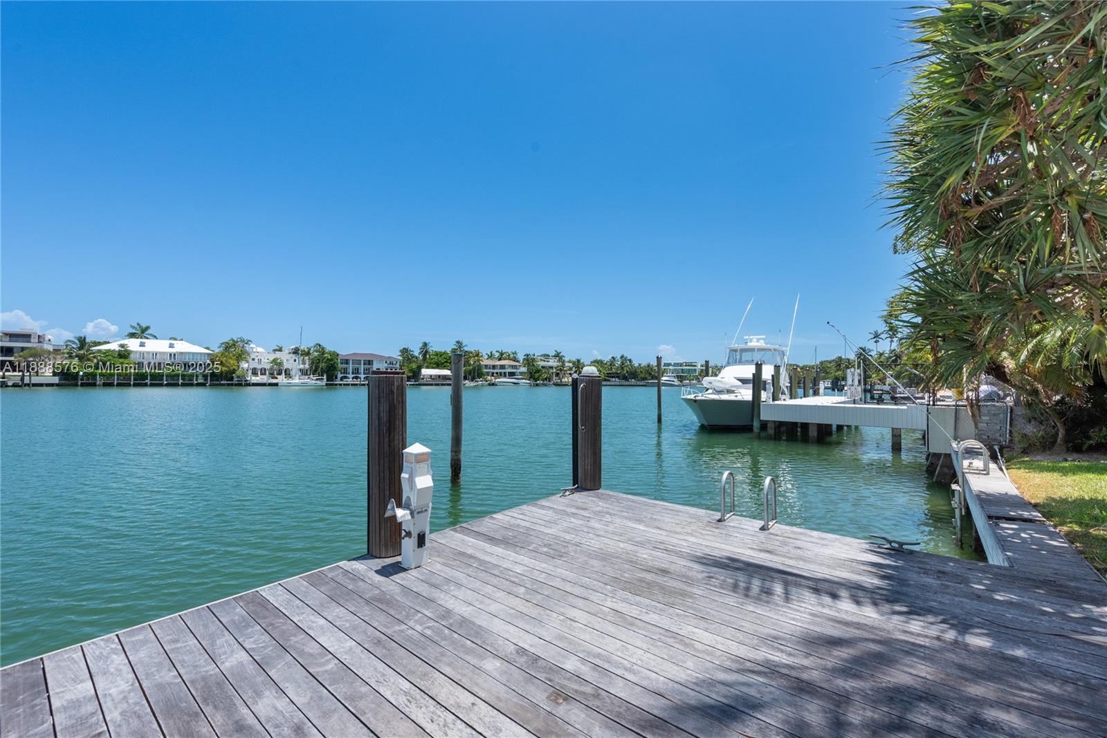 621 N Mashta Dr Key Biscayne, FL 33149 621 N Mashta Dr Key Biscayne, FL 33149