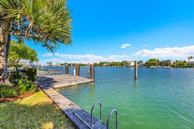 621 N Mashta Dr Key Biscayne, FL 33149