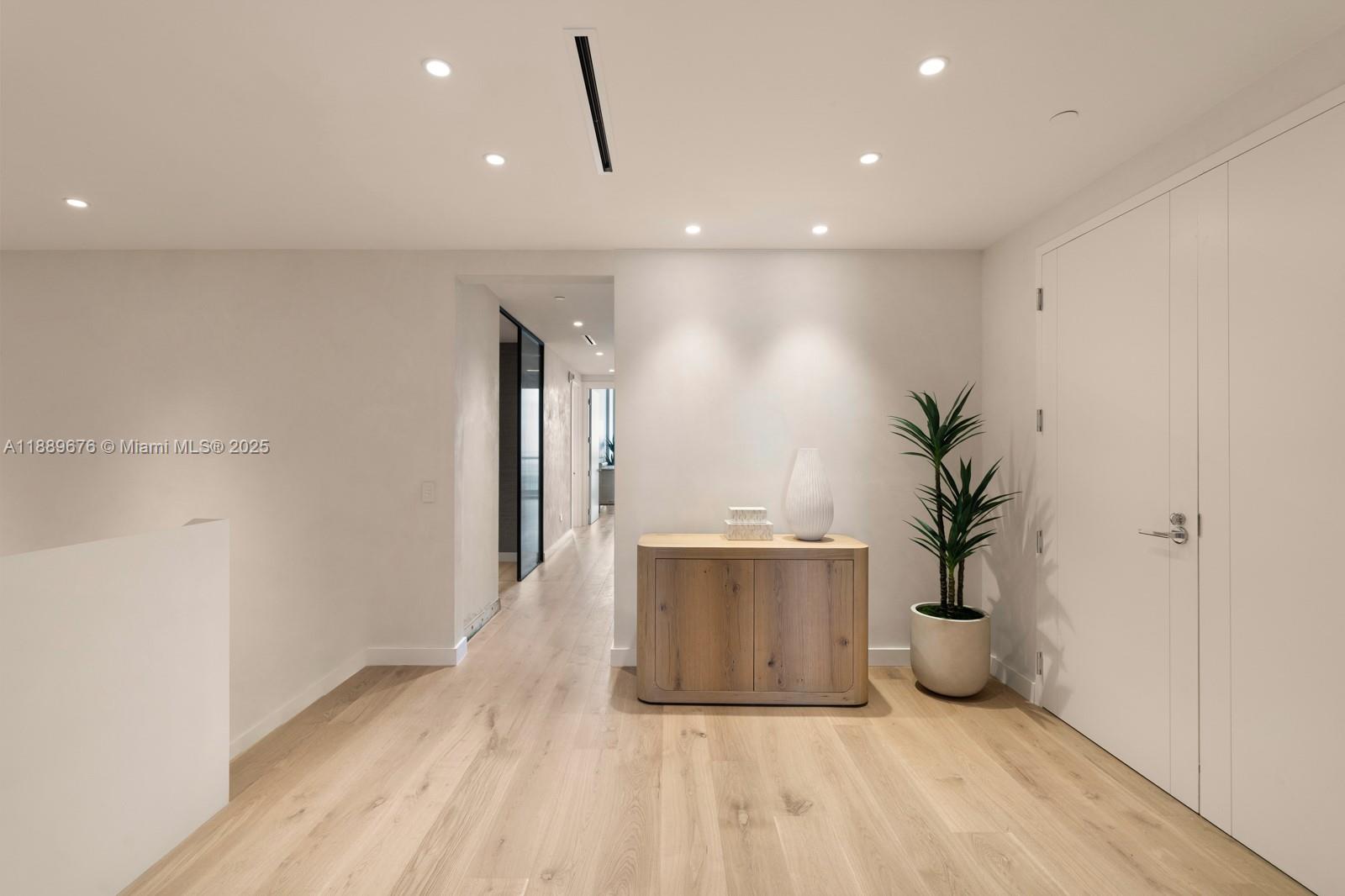 18501 Collins Ave #2301 Sunny Isles Beach, FL 33160