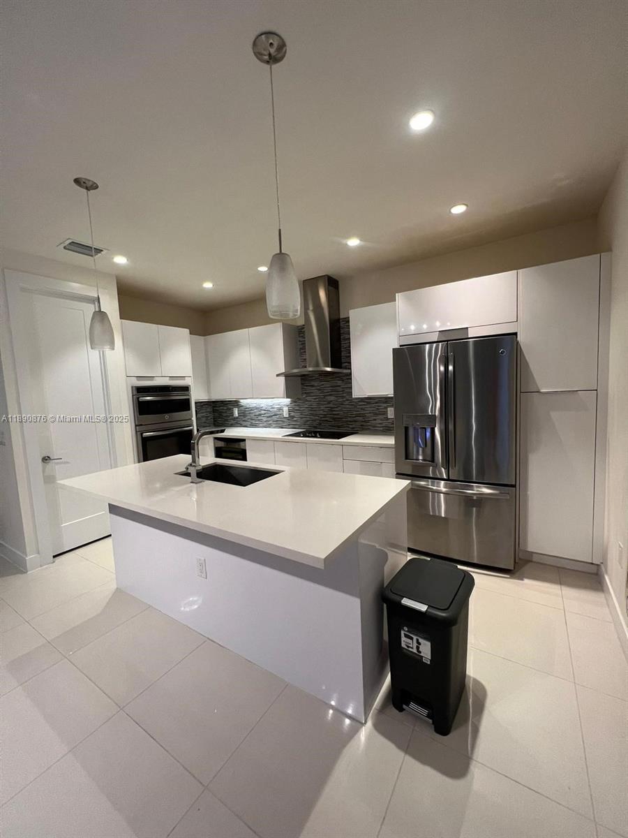 10422 NW 64th Ter
