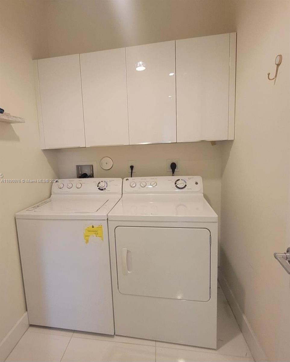 6422 NW 105th Pl Doral, FL 33178