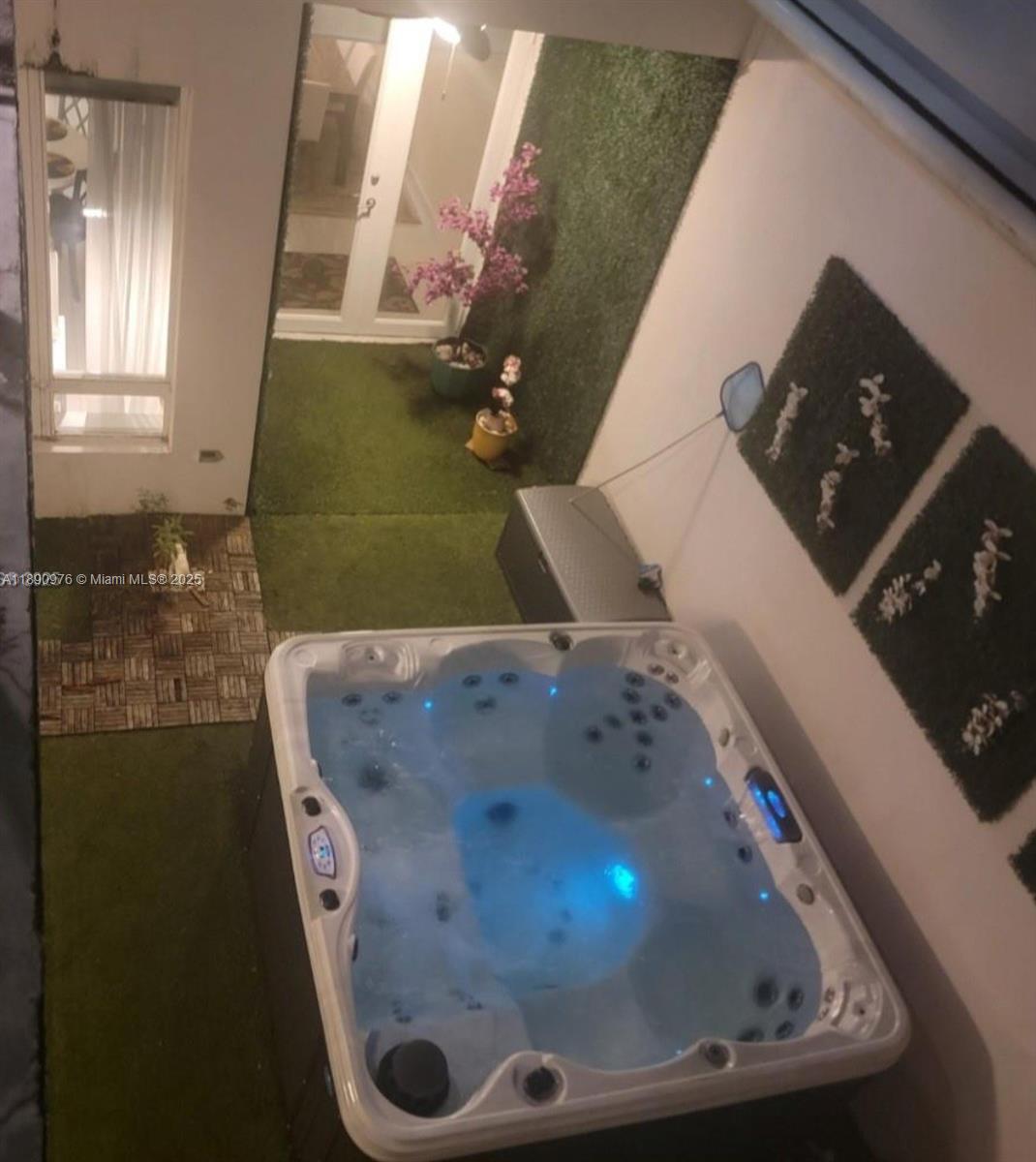 6422 NW 105th Pl Doral, FL 33178