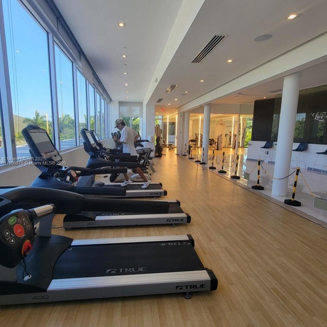 6422 NW 105th Pl Doral, FL 33178