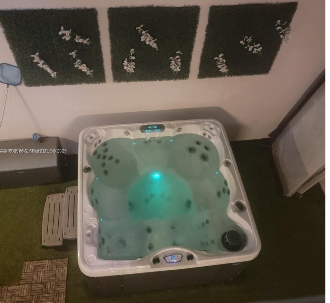 6422 NW 105th Pl Doral, FL 33178