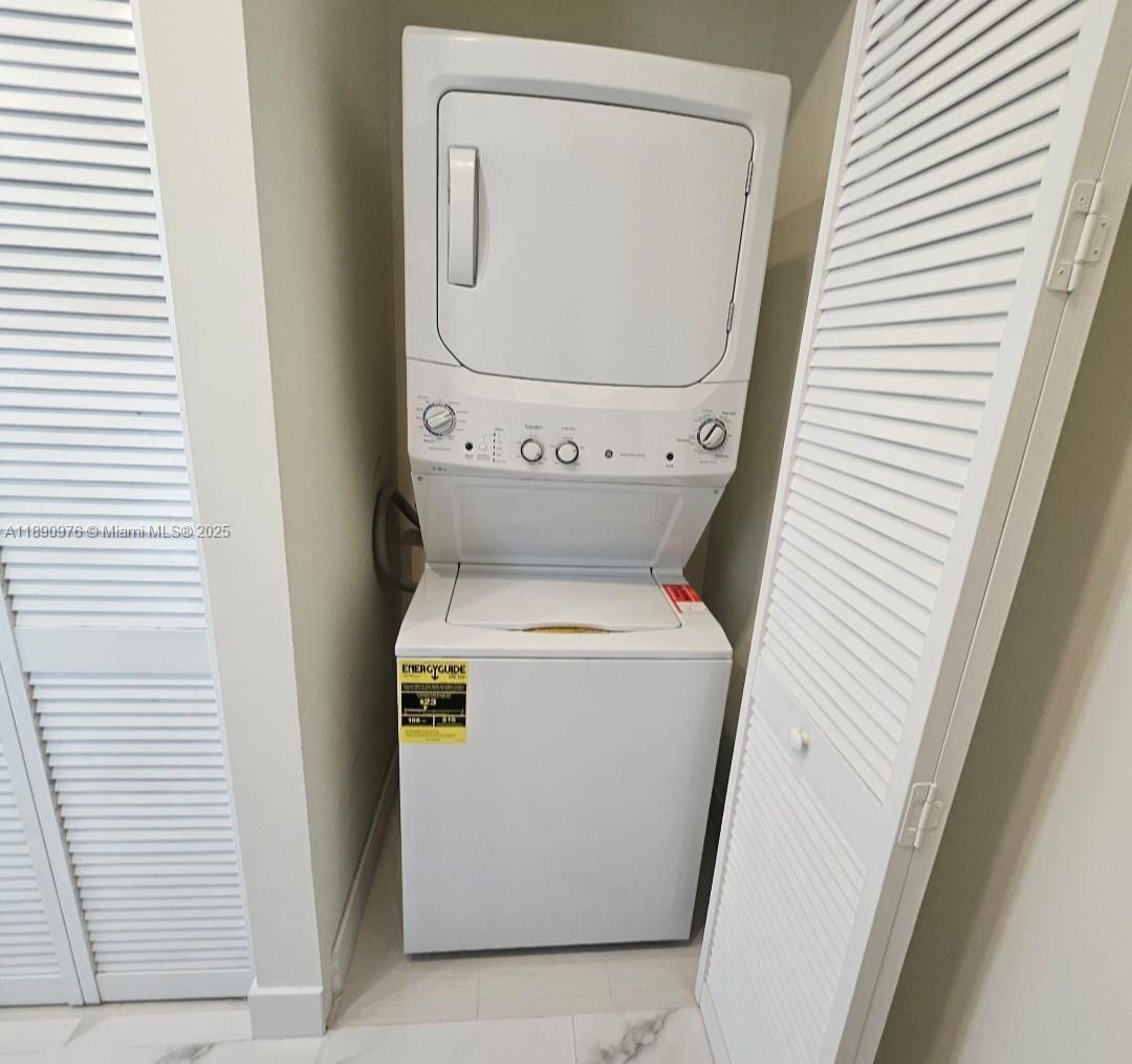 6422 NW 105th Pl Doral, FL 33178