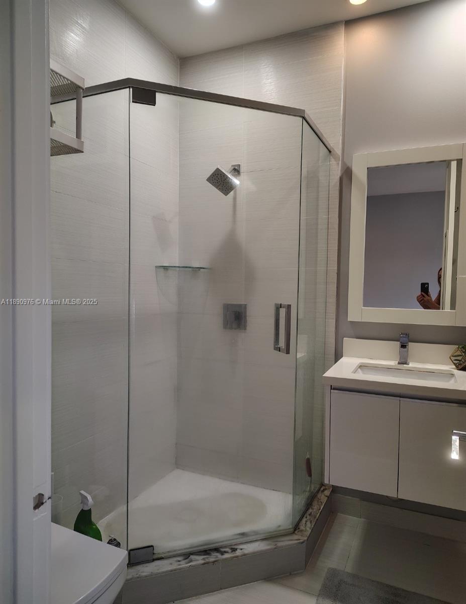 6422 NW 105th Pl Doral, FL 33178