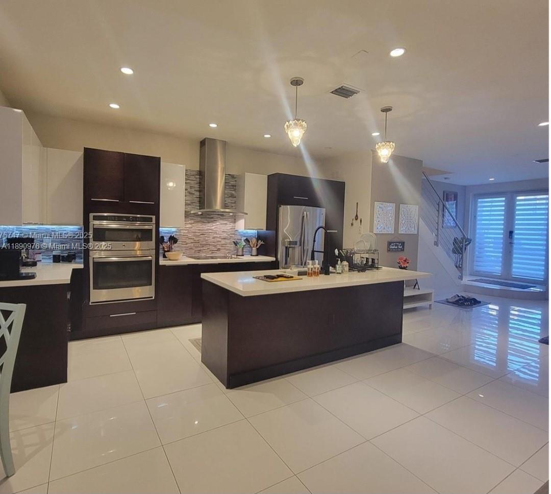 6422 NW 105th Pl Doral, FL 33178