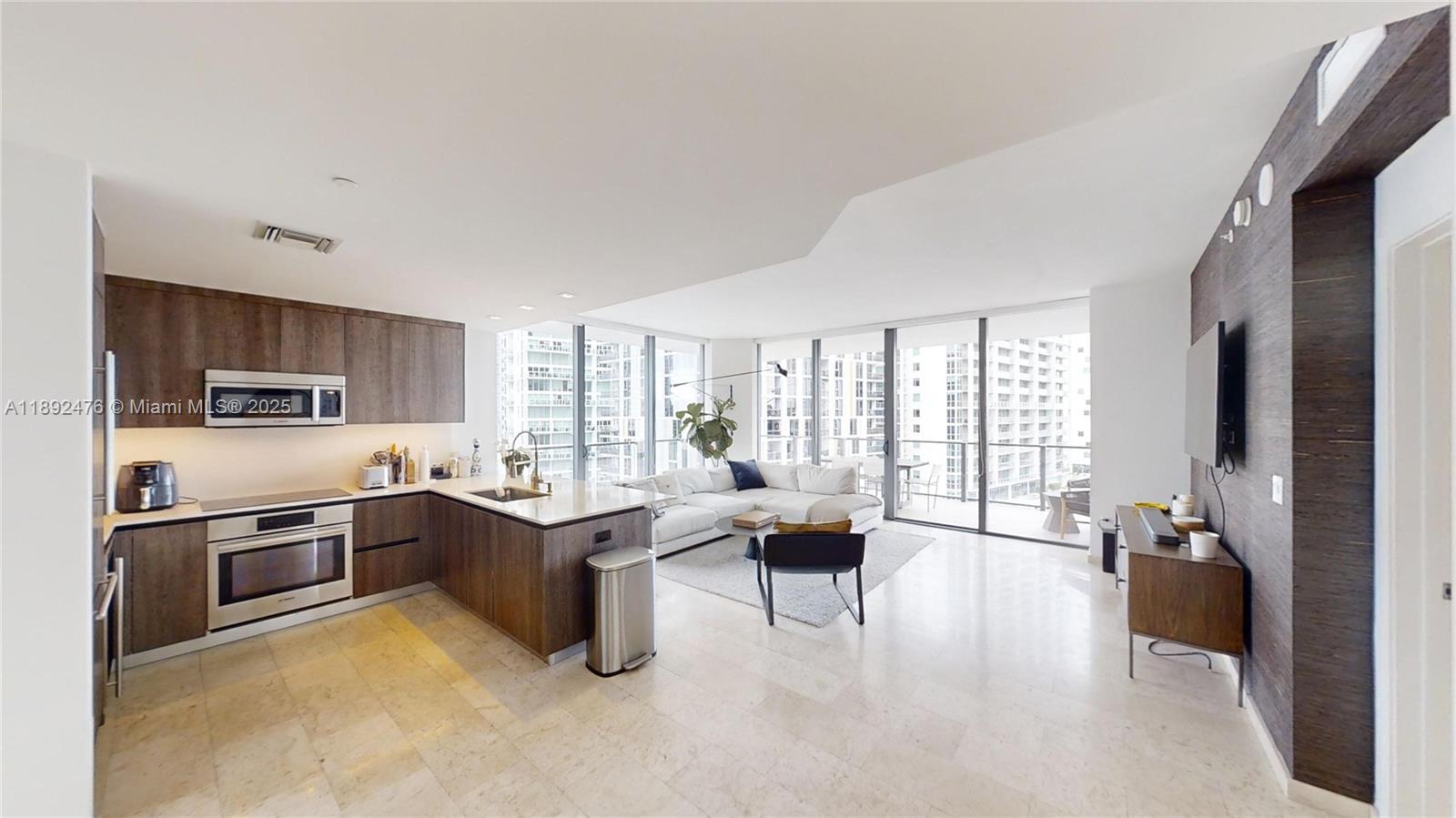68 SE 6th St #1111