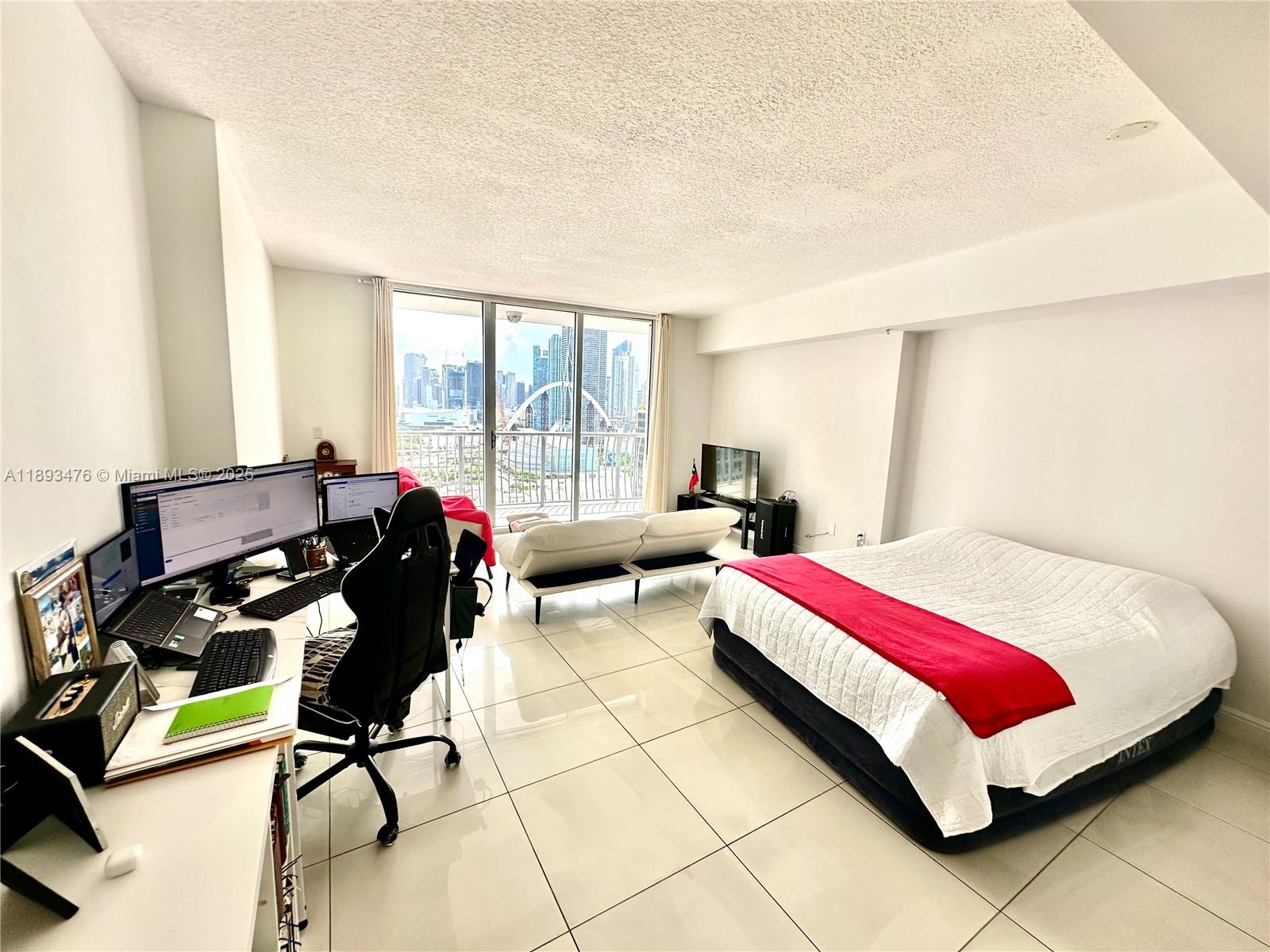 image Opera Tower Condo2