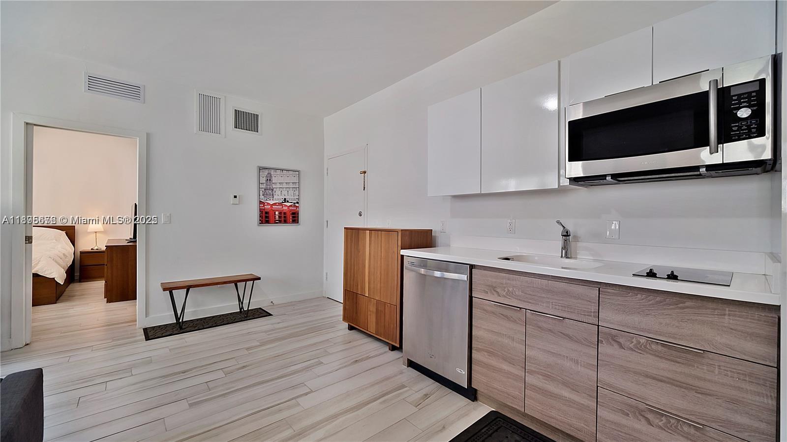 1560 Meridian Ave #202